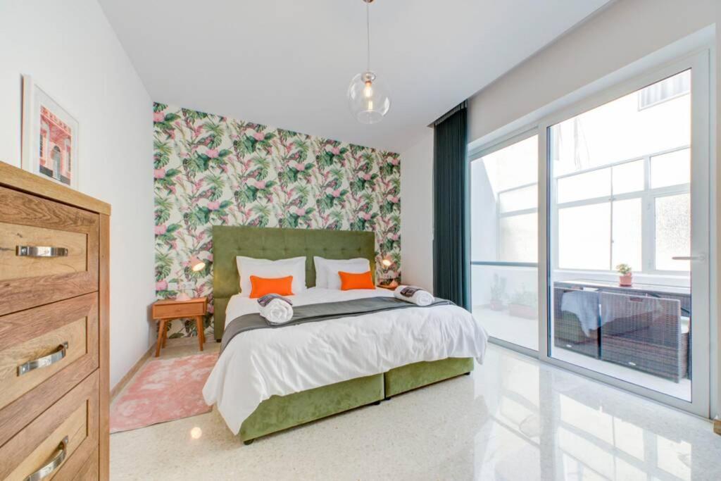 Colorful & Spacious Home With Yard - Close To Xemxija Bay St. Paul's Bay Exterior photo