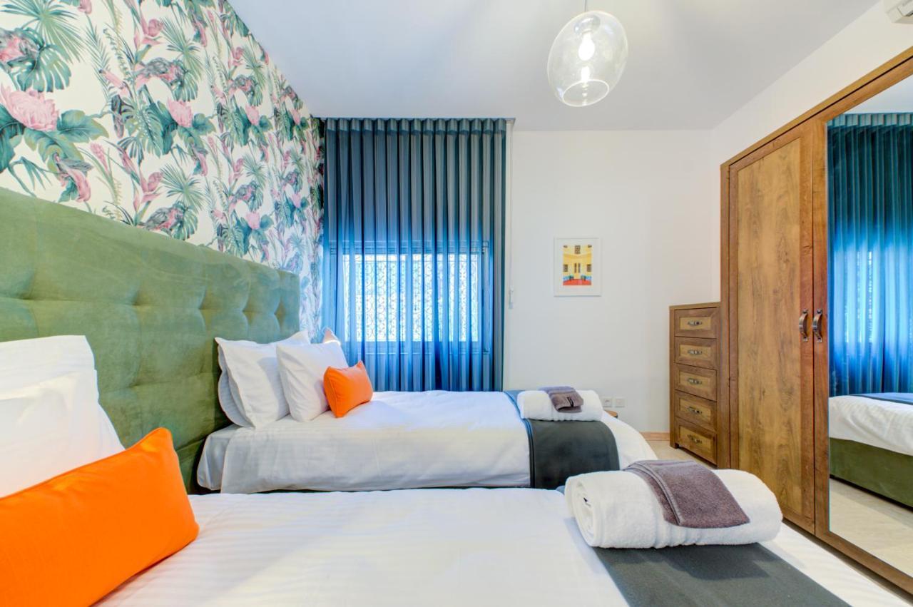 Colorful & Spacious Home With Yard - Close To Xemxija Bay St. Paul's Bay Exterior photo