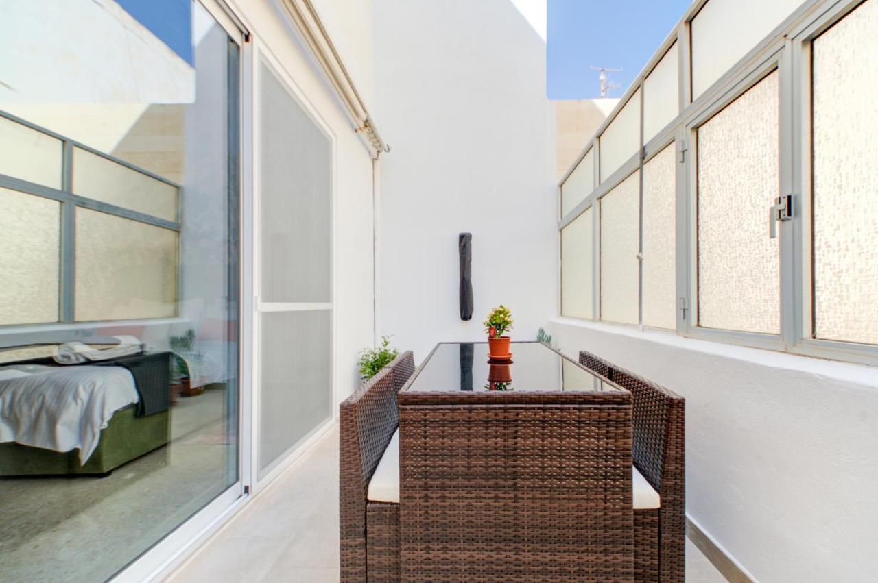 Colorful & Spacious Home With Yard - Close To Xemxija Bay St. Paul's Bay Exterior photo